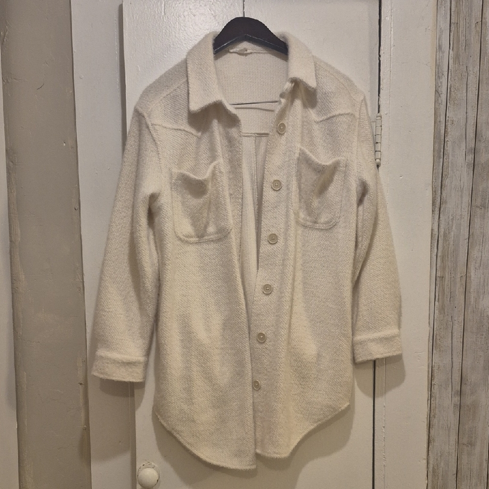 Maurices Shacket. Creme Colored